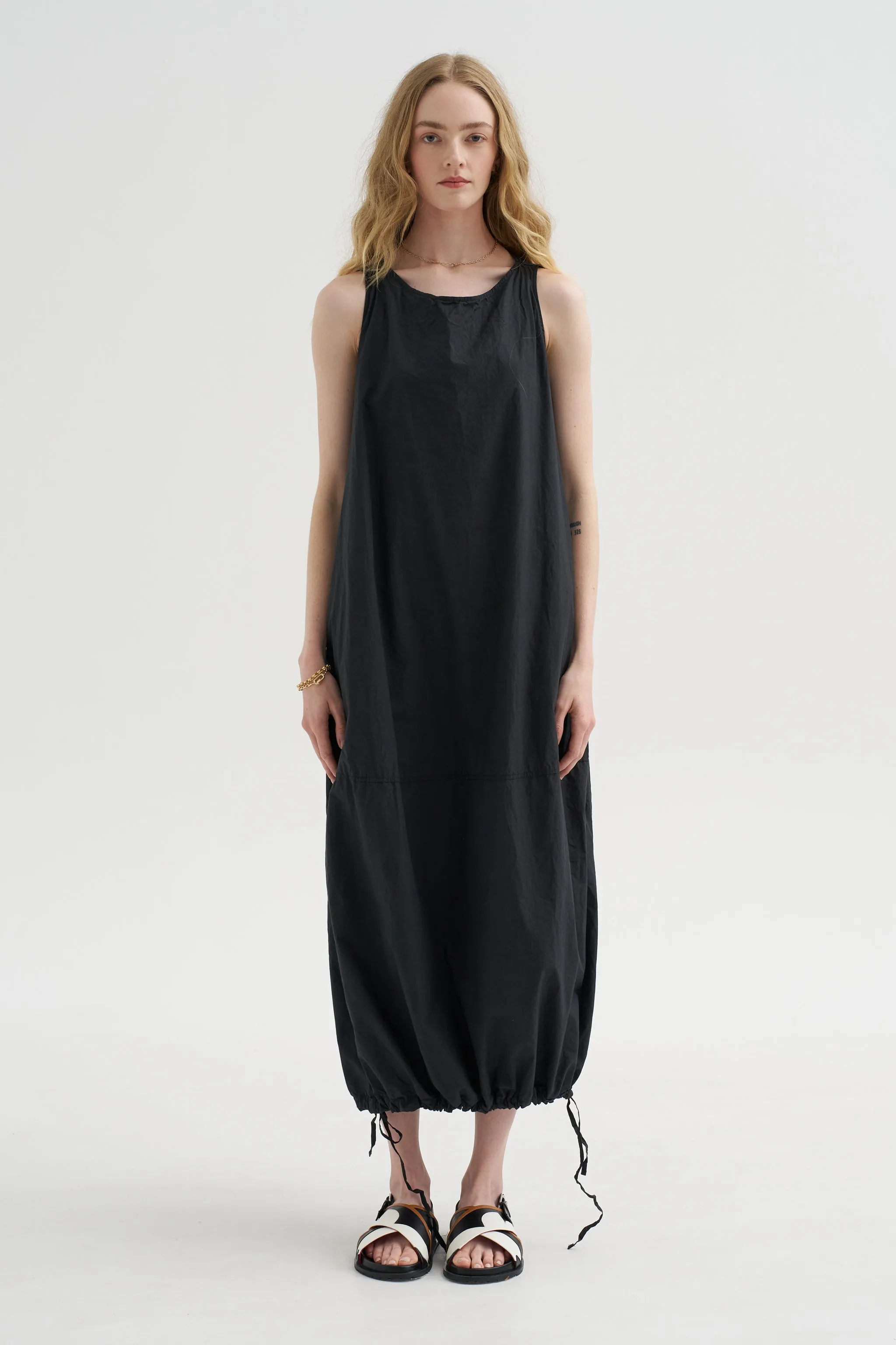 Sleeveless Balloon Dress, Black sold by Kick Pleat product image thumbnail 3