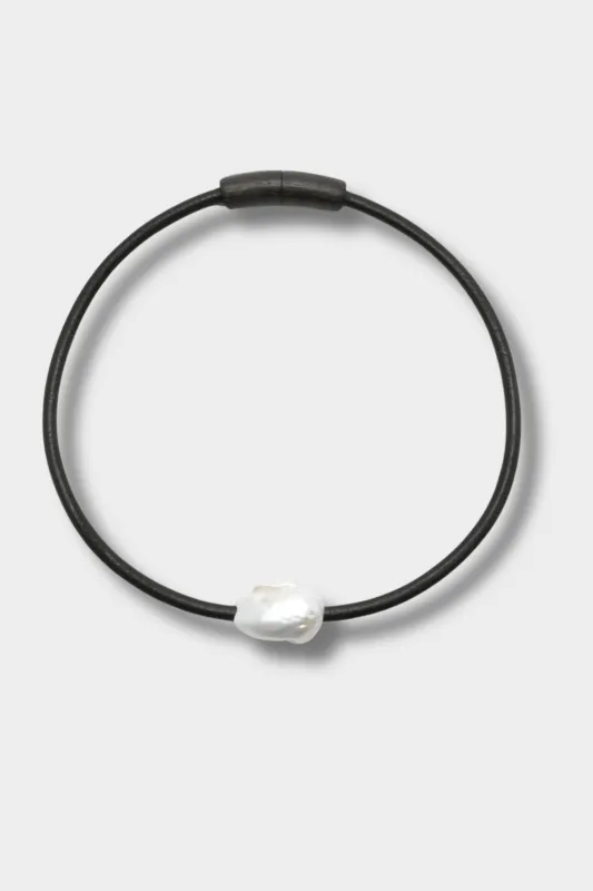 Lyséa Necklace, Black & White made by Monies