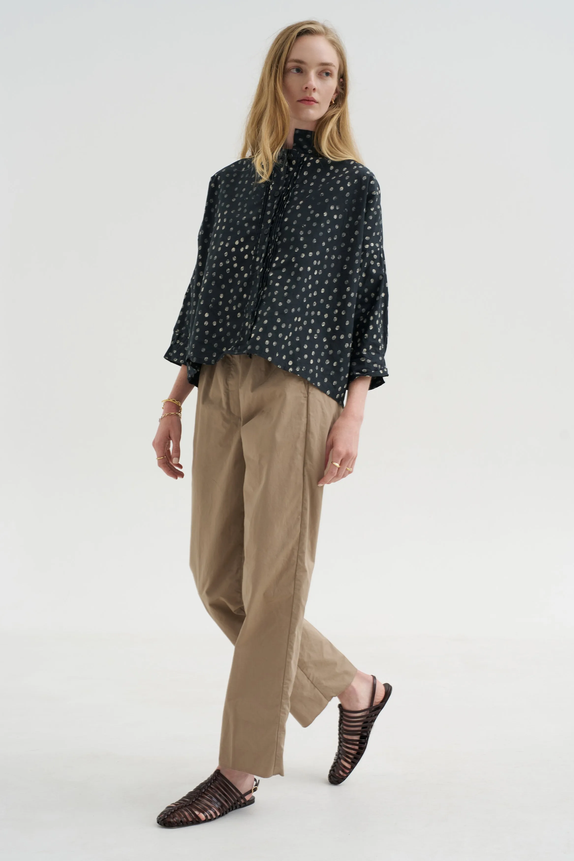 Silvy Pants, Camel sold by Kick Pleat