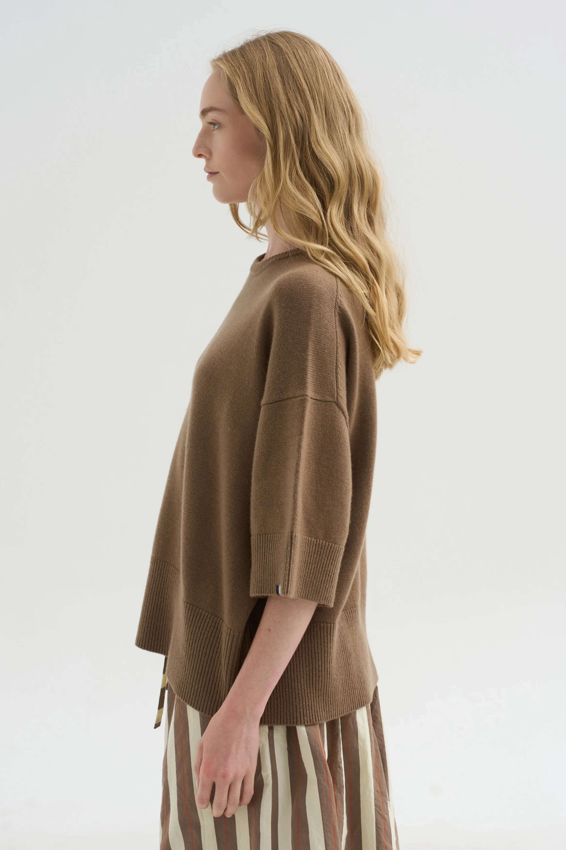N°433 Sassie, Chai sold by Kick Pleat product image thumbnail 3