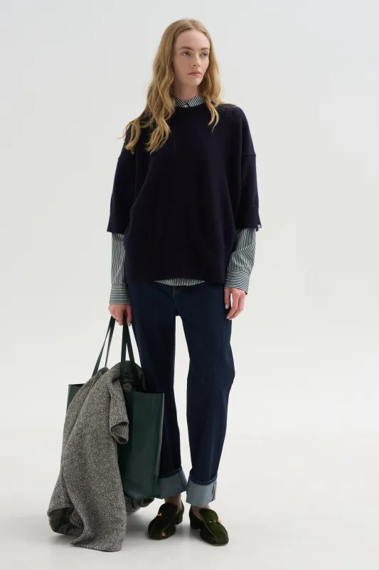 N°433 Sassie, Navy made by extreme cashmere