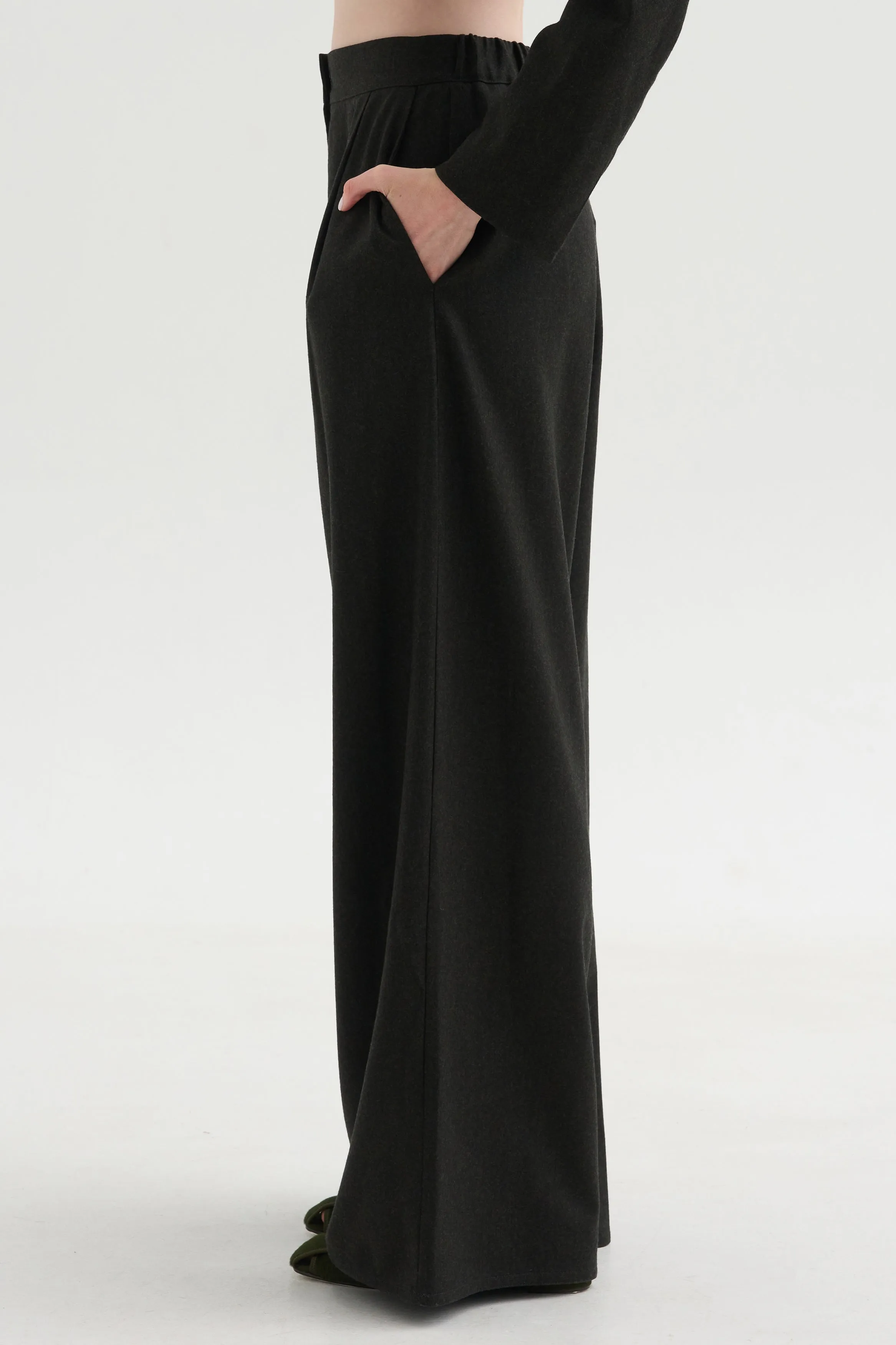 Full Pants Flanella, Moss sold by Kick Pleat product image thumbnail 3