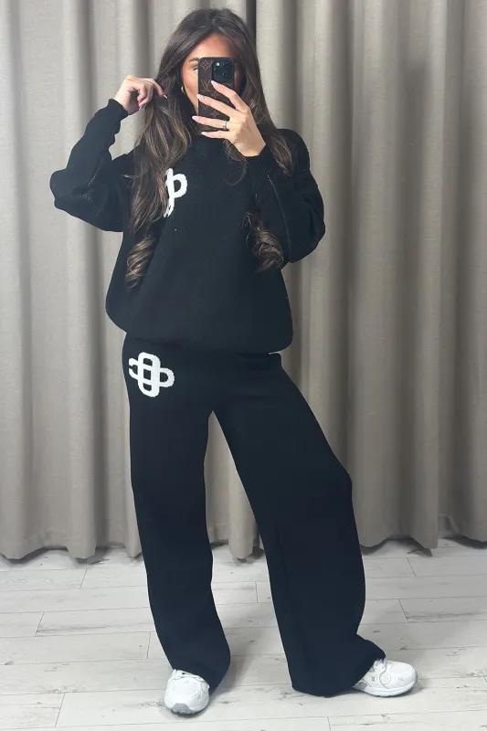 Lison Black Knitted Loungewear Set with Contrasting Emblem made by Lasula