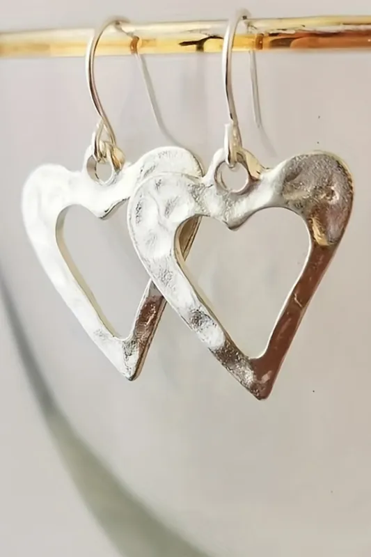 Hollowed Heart Shape Earrings made by Threaded Pear