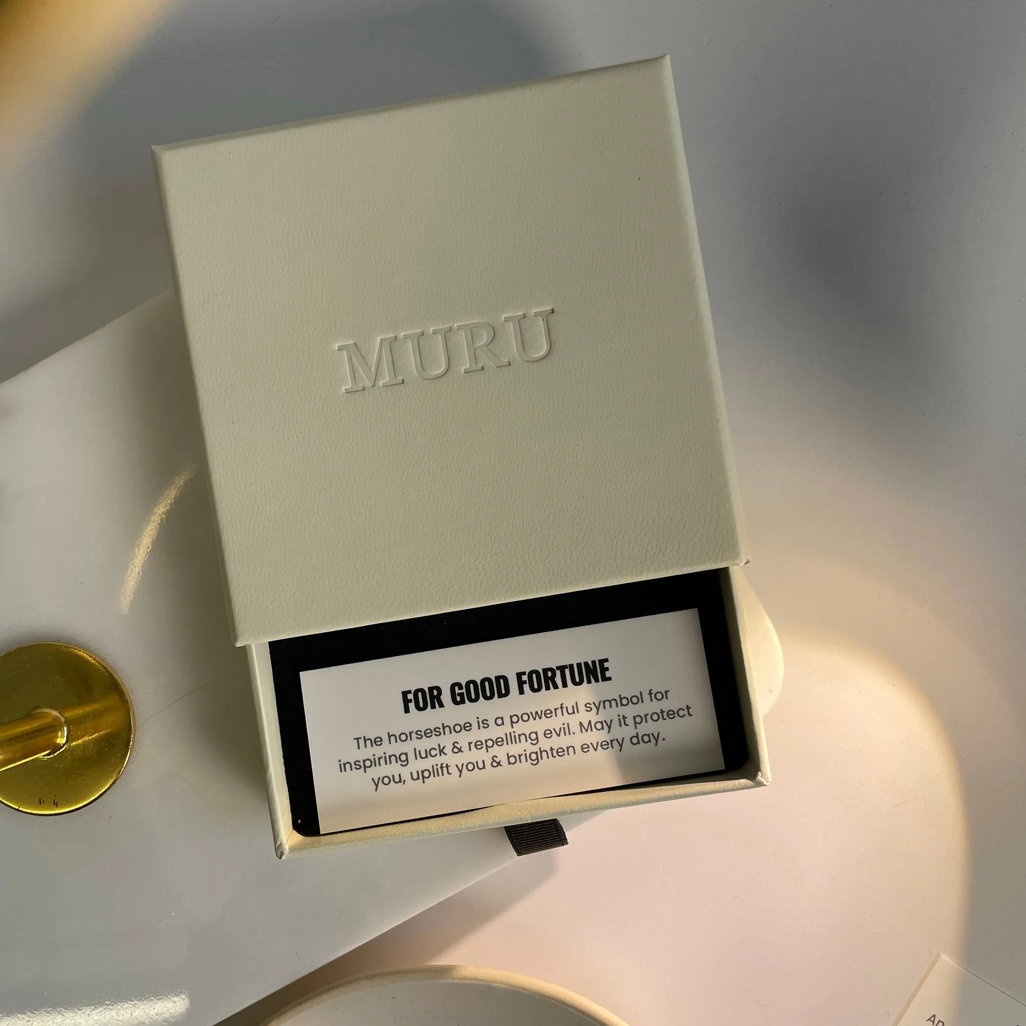 Horseshoe Necklace Gold sold by Muru product image thumbnail 5