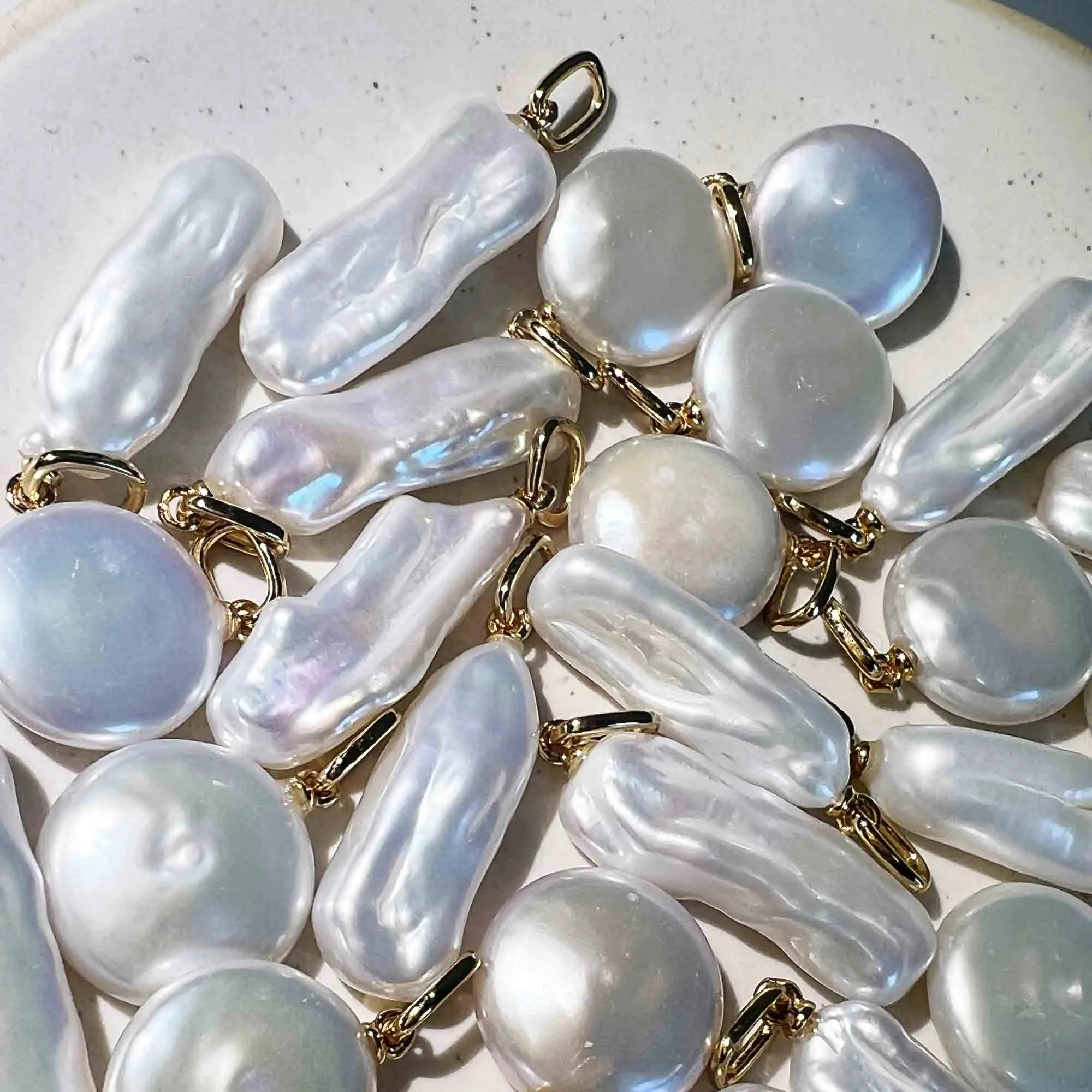 Long Pearl Necklace Gold sold by Muru product image thumbnail 3