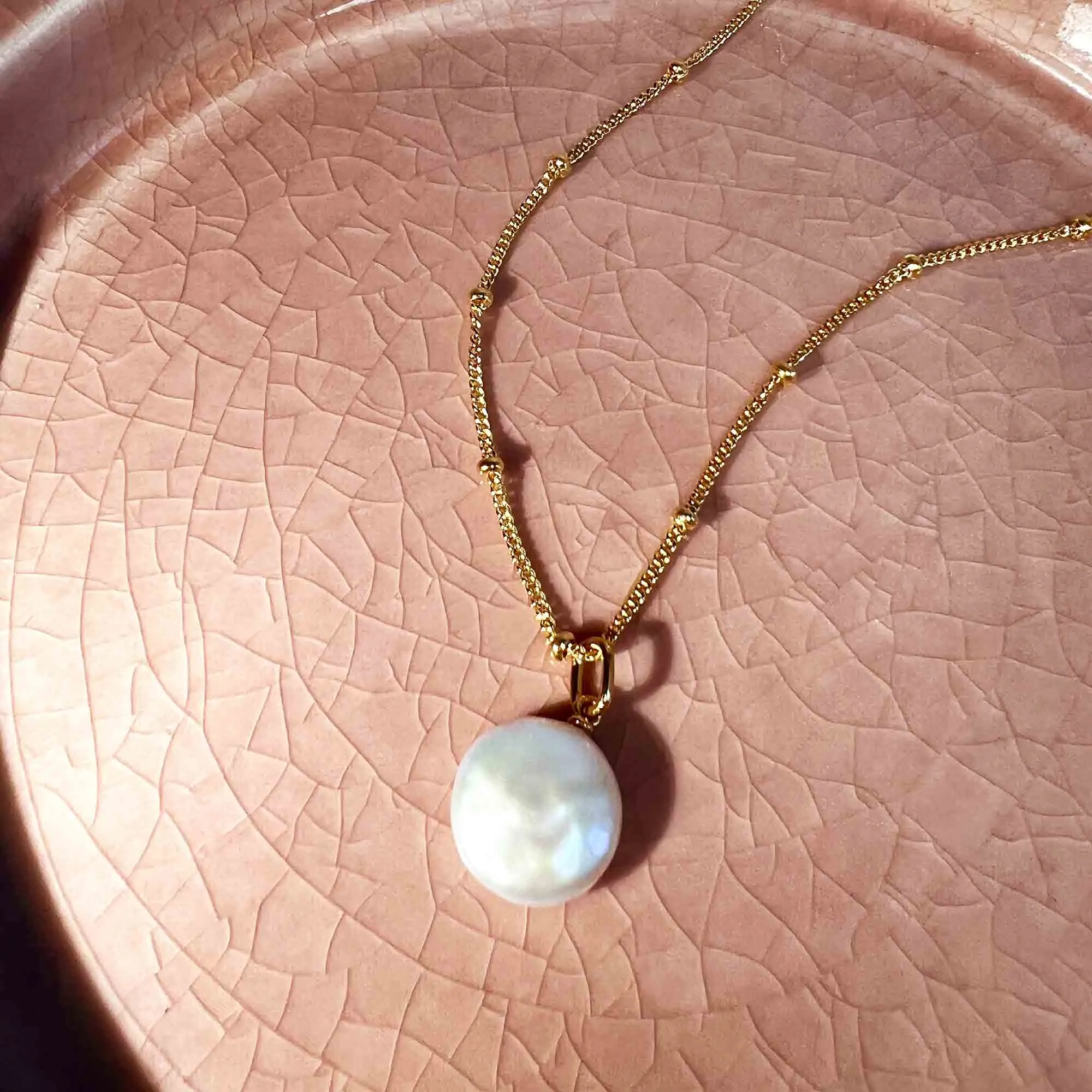 Round Pearl Pendant Gold sold by Muru product image thumbnail 4
