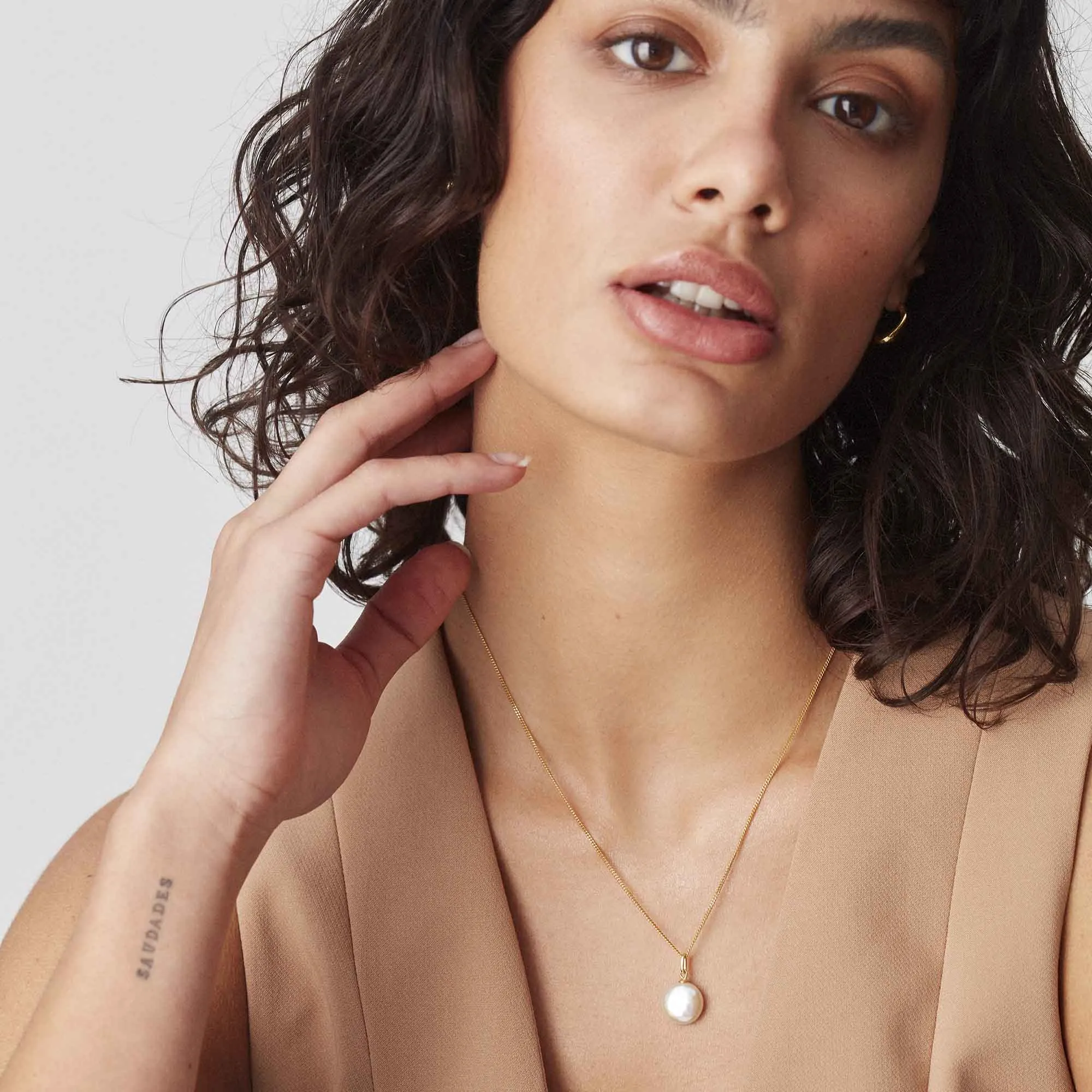 Round Pearl Pendant Gold sold by Muru product image thumbnail 2