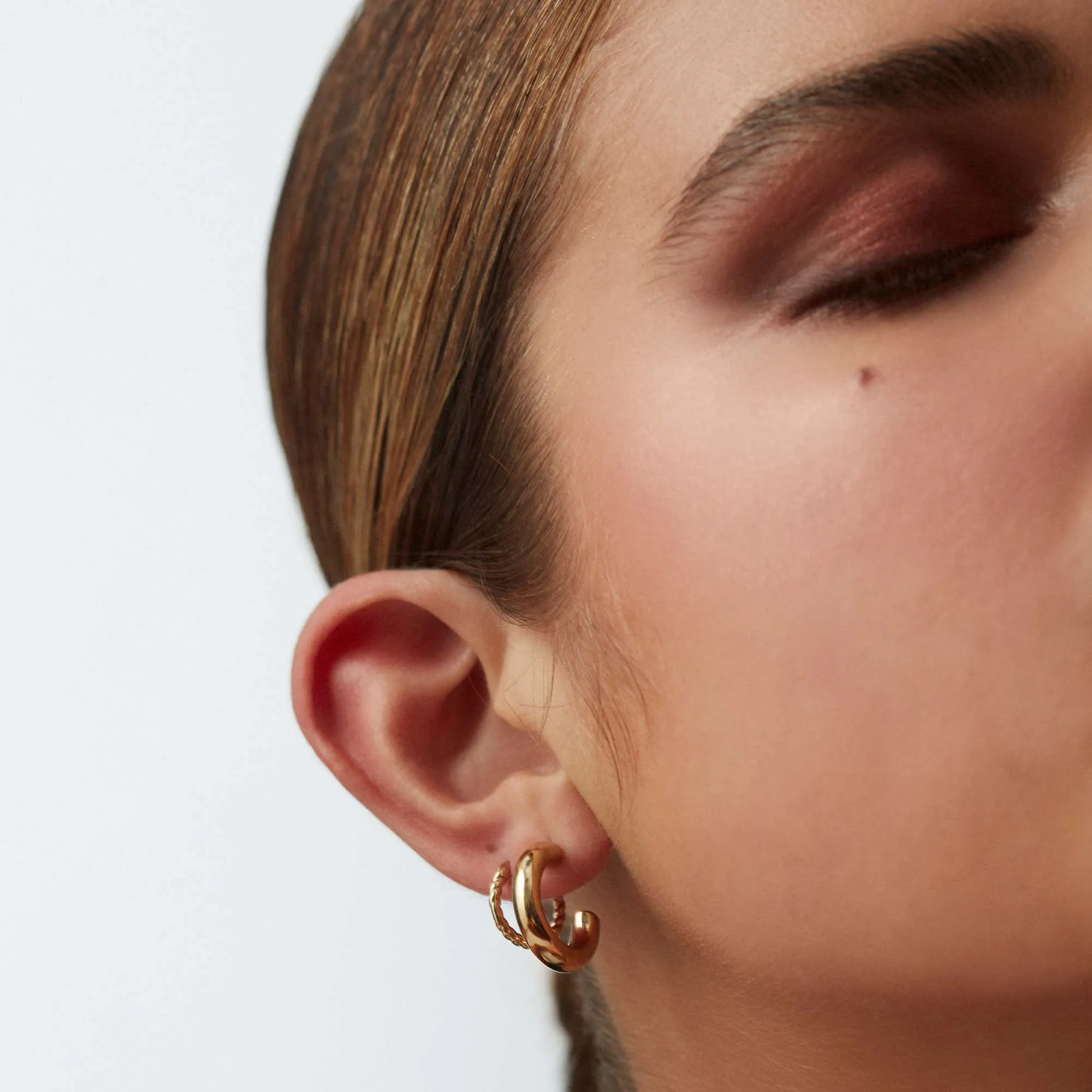 Chunky Hoop Earrings Gold sold by Muru product image thumbnail 4