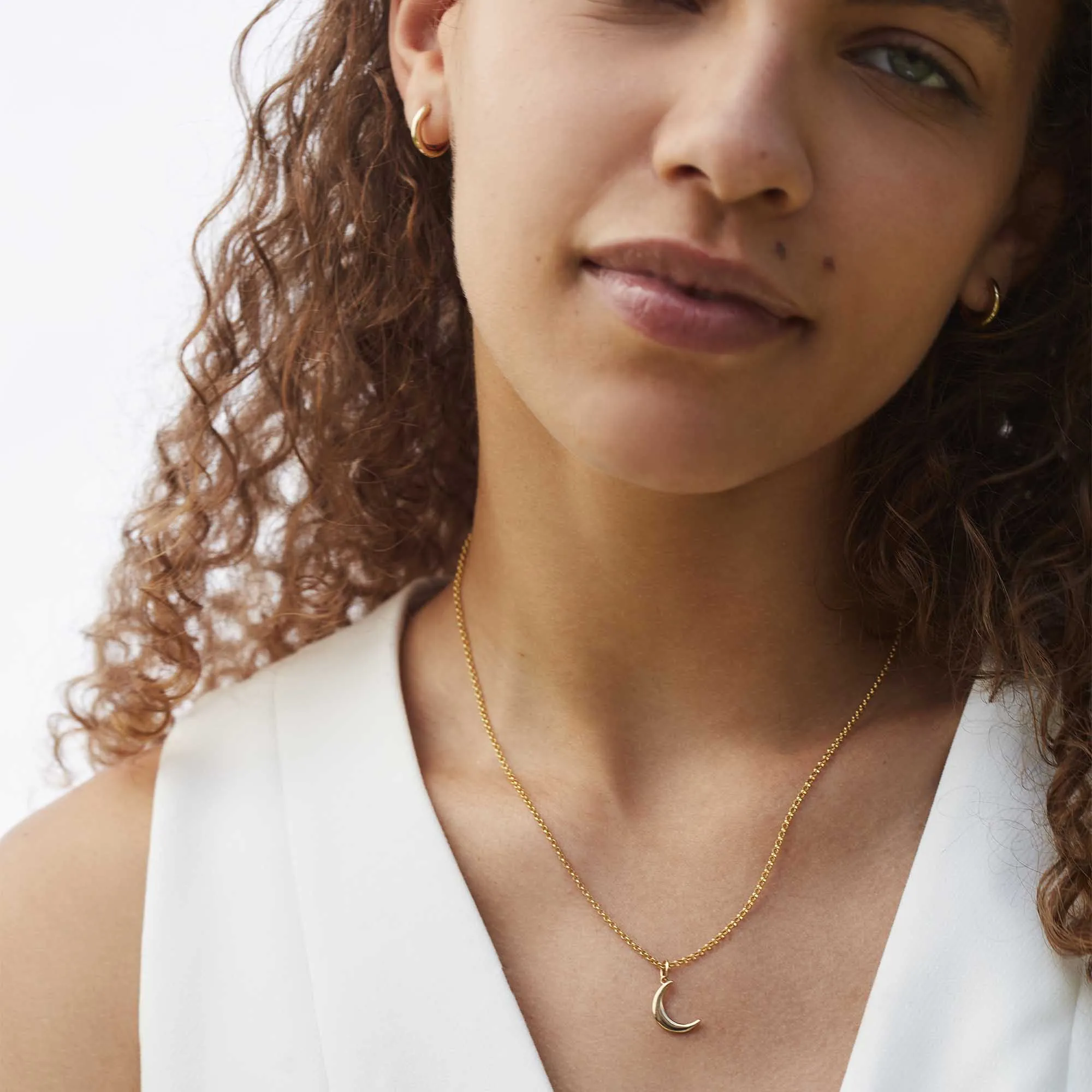 Mini Crescent Moon Necklace Gold sold by Muru product image thumbnail 4