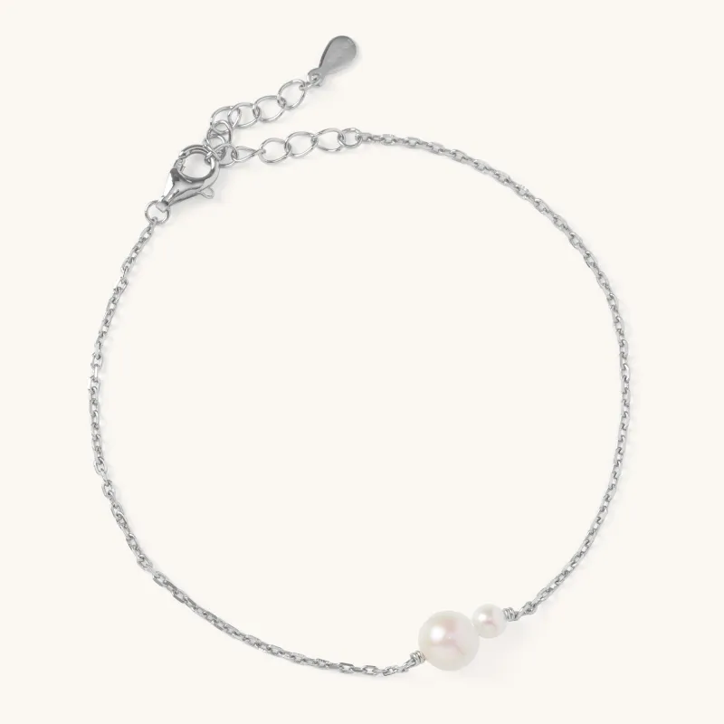 Connected Pearl Bracelet Silver made by Muru