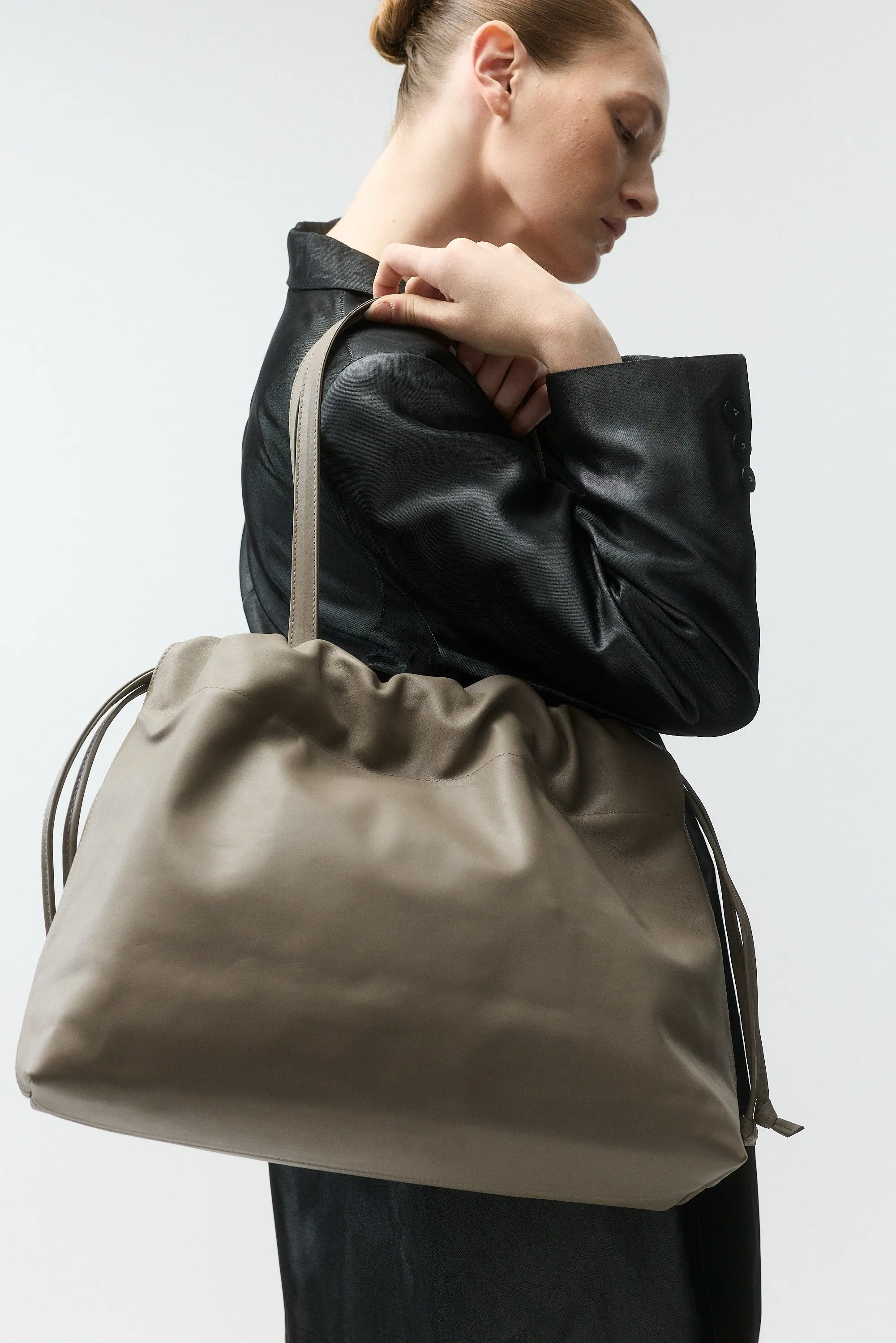 The Asisi Tote sold by LEMIZ product image thumbnail 2