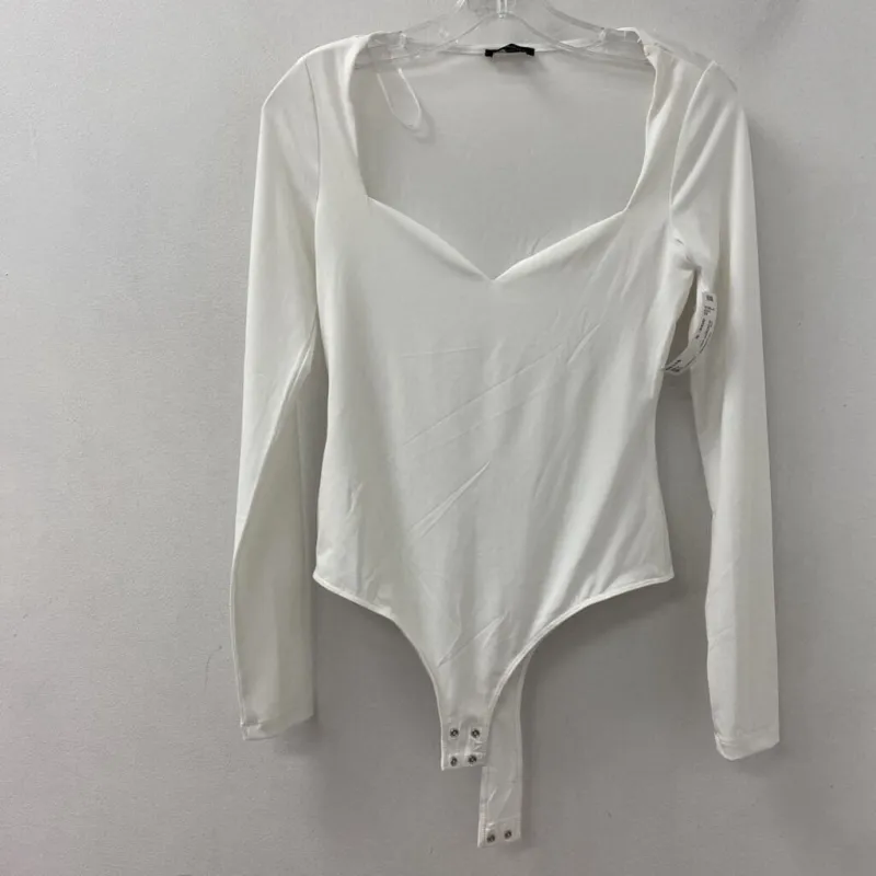 DYNAMITE WOMEN'S TOP white S sold by The Comeback