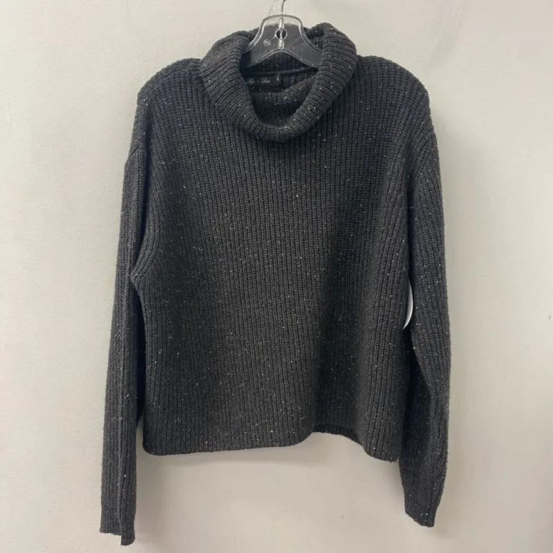 LYLA + LUXE WOMEN'S SWEATER grey white M sold by The Comeback