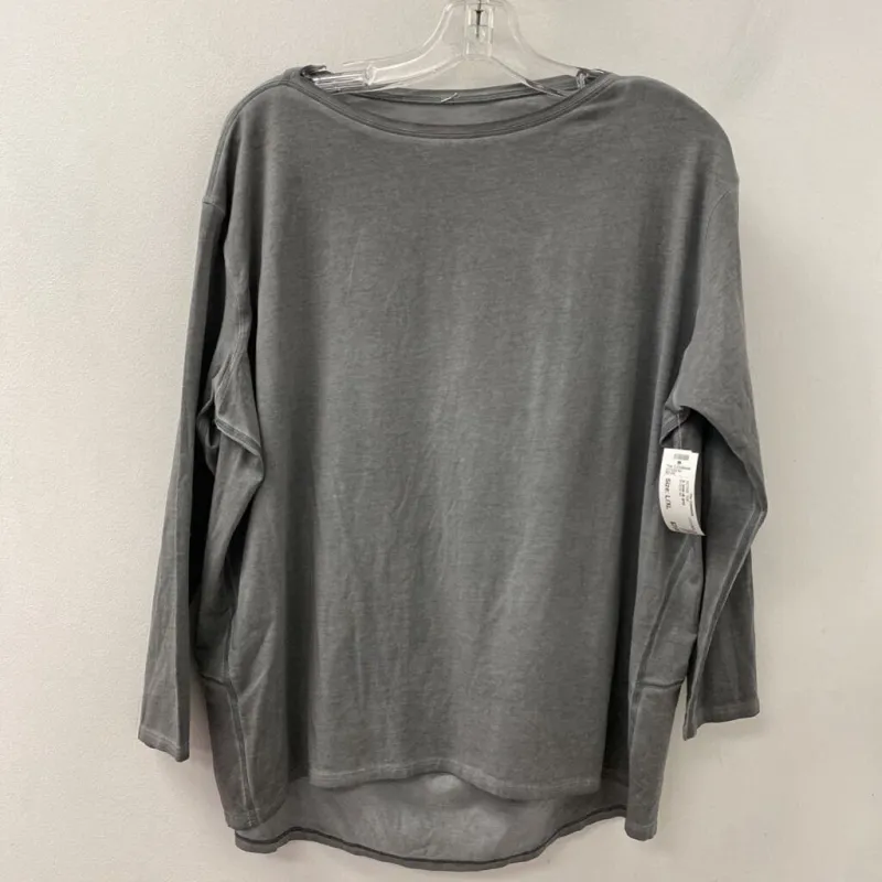 LULULEMON WOMEN'S ACTIVE TOP grey L/XL sold by The Comeback