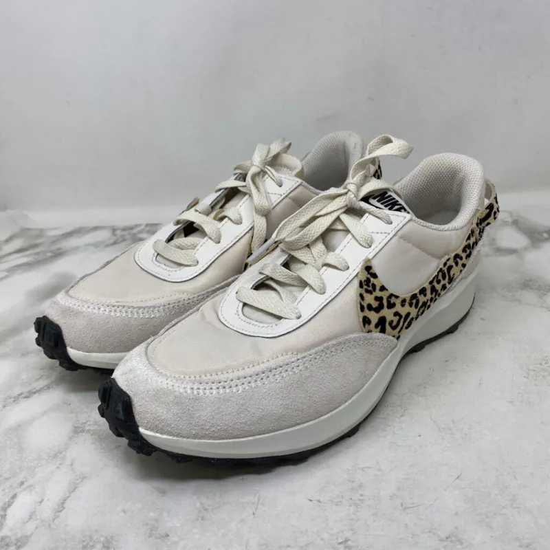 NIKE WOMEN'S SNEAKERS cream black 9 made by Nike