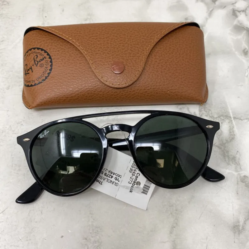 RAY-BAN WOMEN'S SUNGLASSES black sold by The Comeback