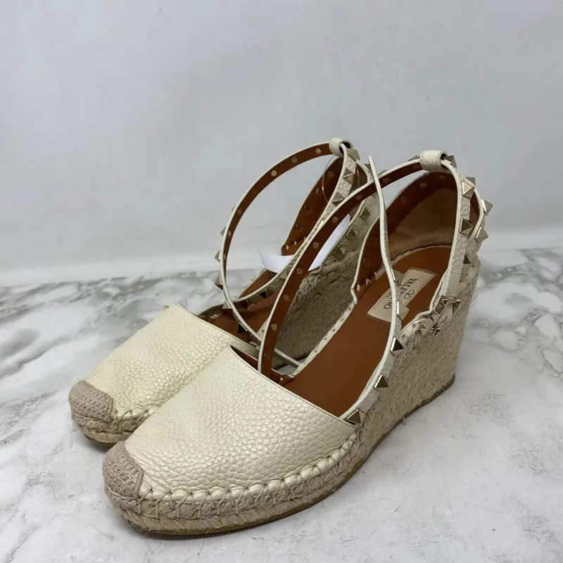 VALENTINO Garavani WOMEN'S SANDALS cream gold 38 sold by The Comeback