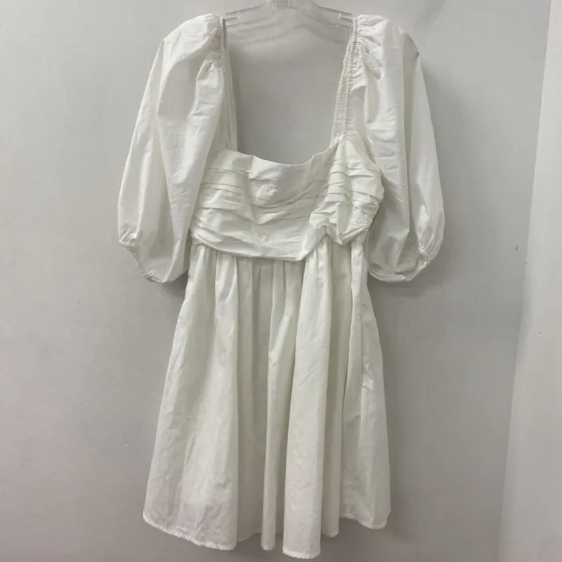 ABERCROMBIE & FITCH WOMEN'S DRESS white MT sold by The Comeback