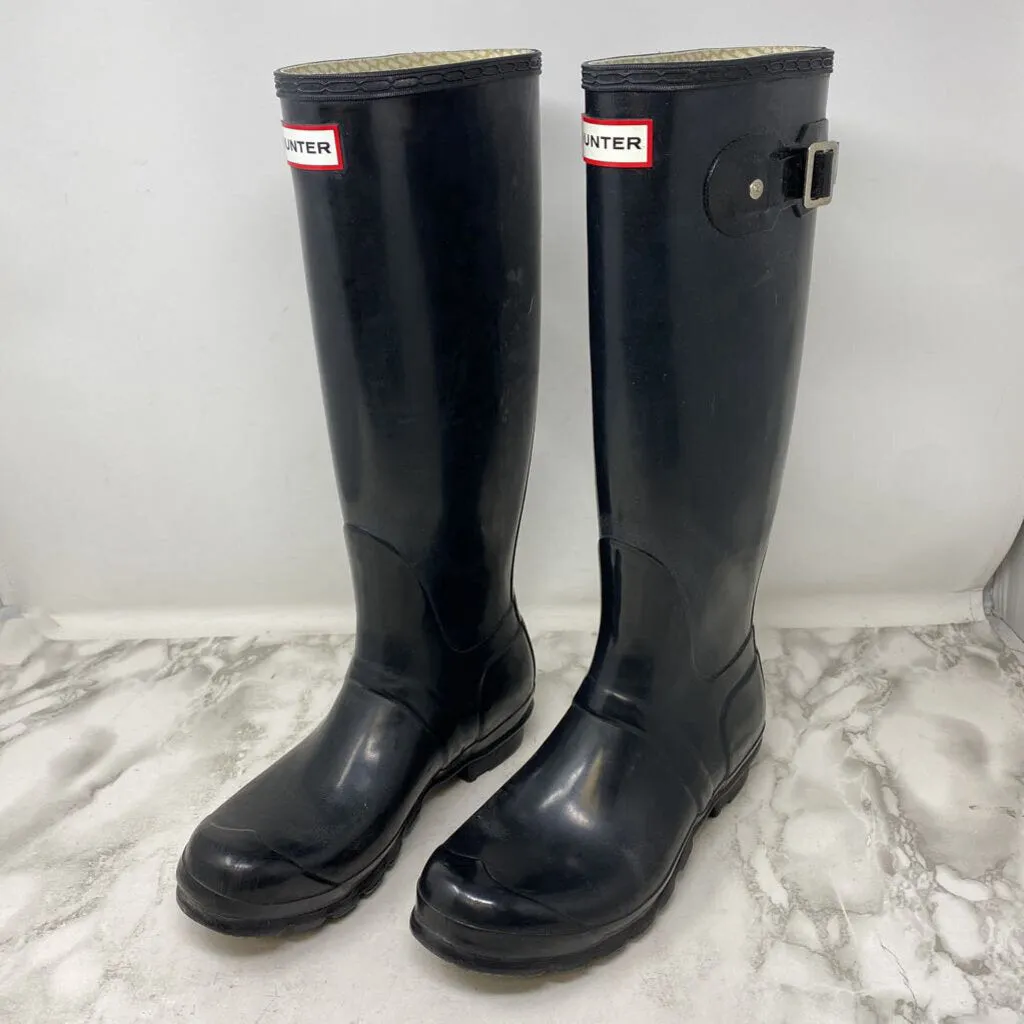 HUNTER WOMEN'S RAIN BOOTS black 7 sold by The Comeback product image thumbnail 2