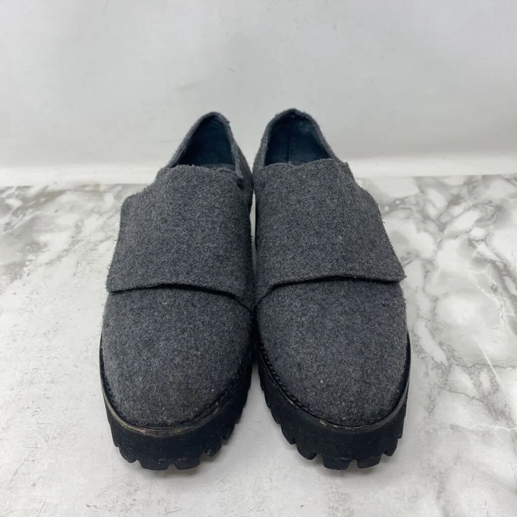 JEFFREY CAMPBELL WOMEN'S FOOTWEAR grey black 8 sold by The Comeback