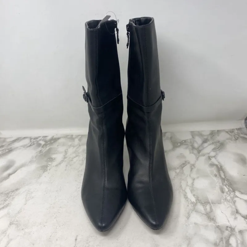 ROCKPORT WOMEN'S BOOTS black 10 sold by The Comeback
