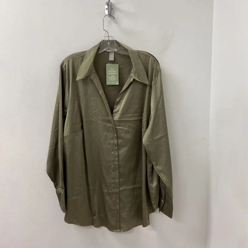 H&M WOMEN'S PLUS TOP green XXL sold by The Comeback