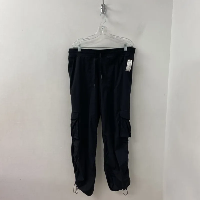 LULULEMON WOMEN'S ACTIVE BOTTOM black XL sold by The Comeback