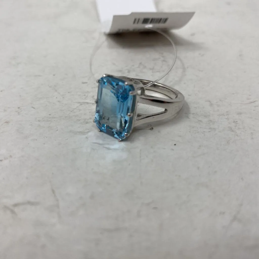 925 WOMEN'S RING blue silver 7.75 sold by The Comeback