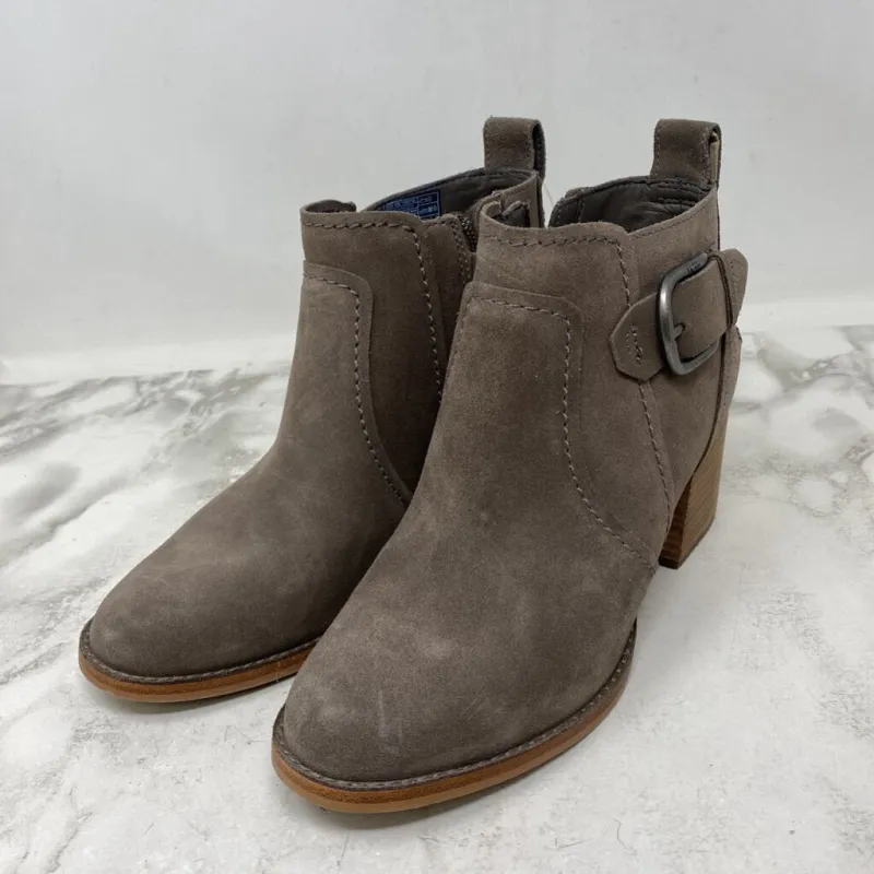 UGG WOMEN'S BOOTS faun 7 sold by The Comeback