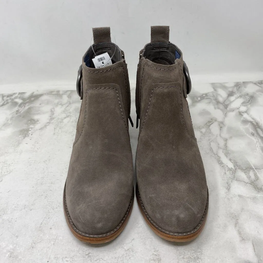 UGG WOMEN'S BOOTS faun 7 sold by The Comeback product image thumbnail 5