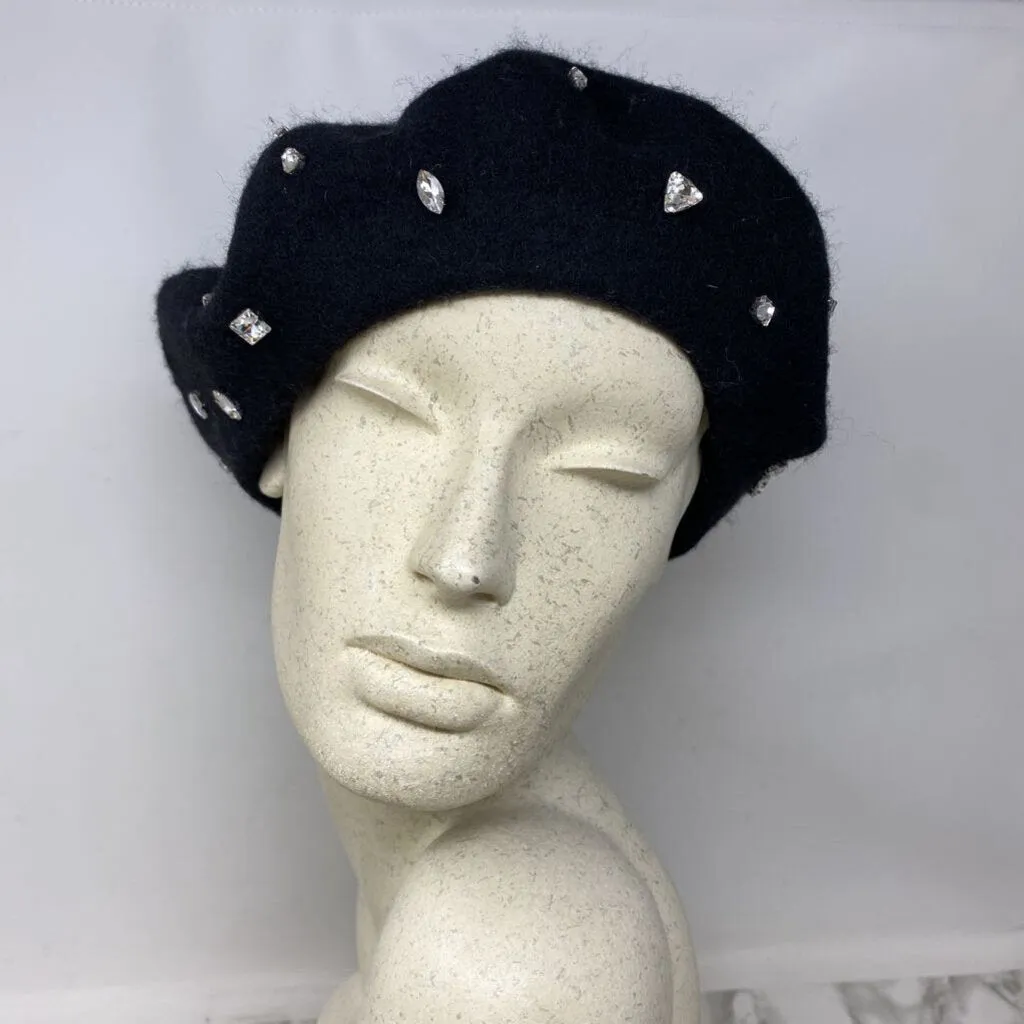 ZARA WOMEN'S HAT black sold by The Comeback product image thumbnail 2