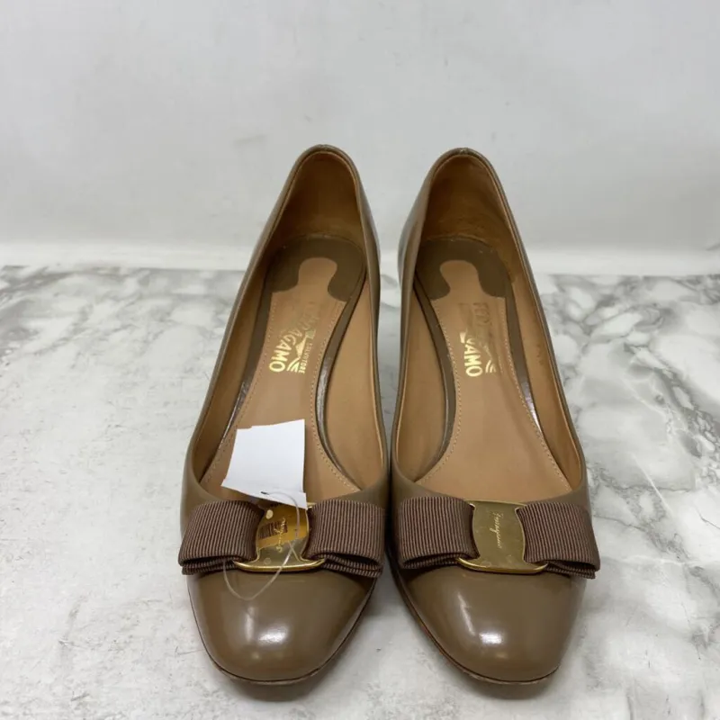 Salvatore Ferragamo WOMEN'S HEELS tan 7.5 sold by The Comeback