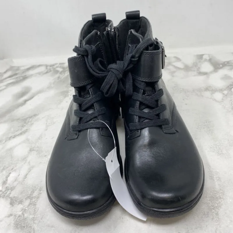 CLARKS WOMEN'S BOOTS black 7 made by Clarks