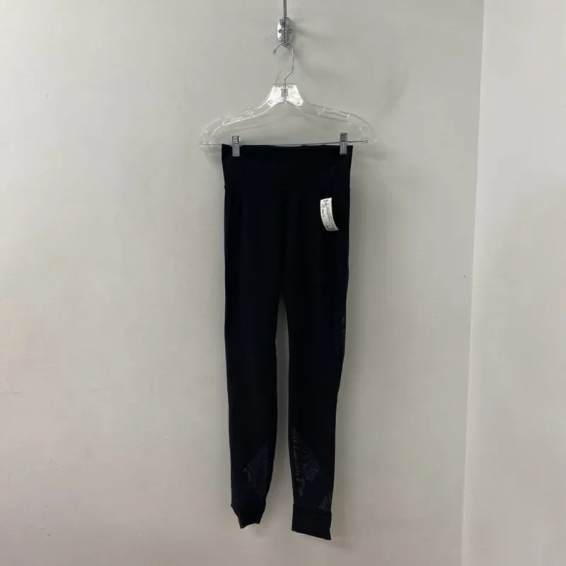 LULULEMON WOMEN'S ACTIVE BOTTOM black 6 sold by The Comeback