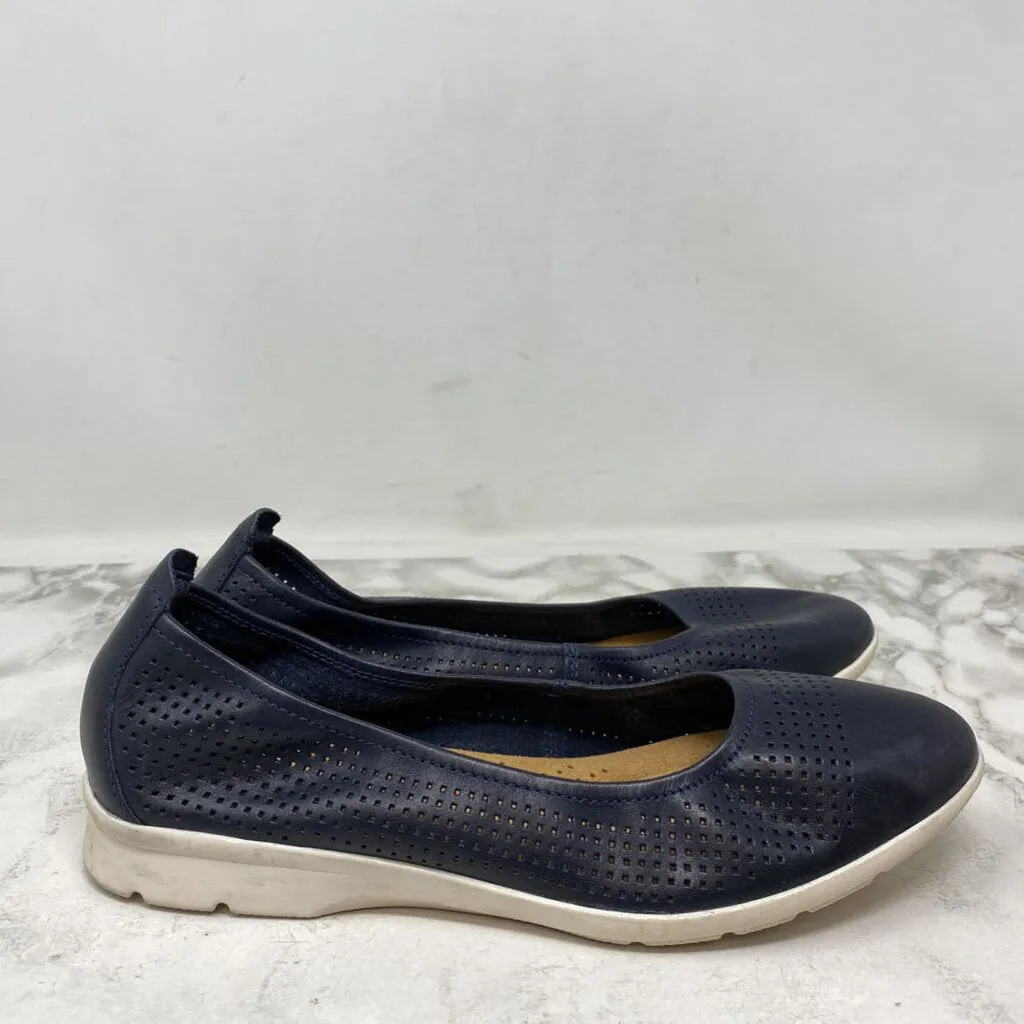 CLARKS WOMEN'S FOOTWEAR navy 8 sold by The Comeback product image thumbnail 3