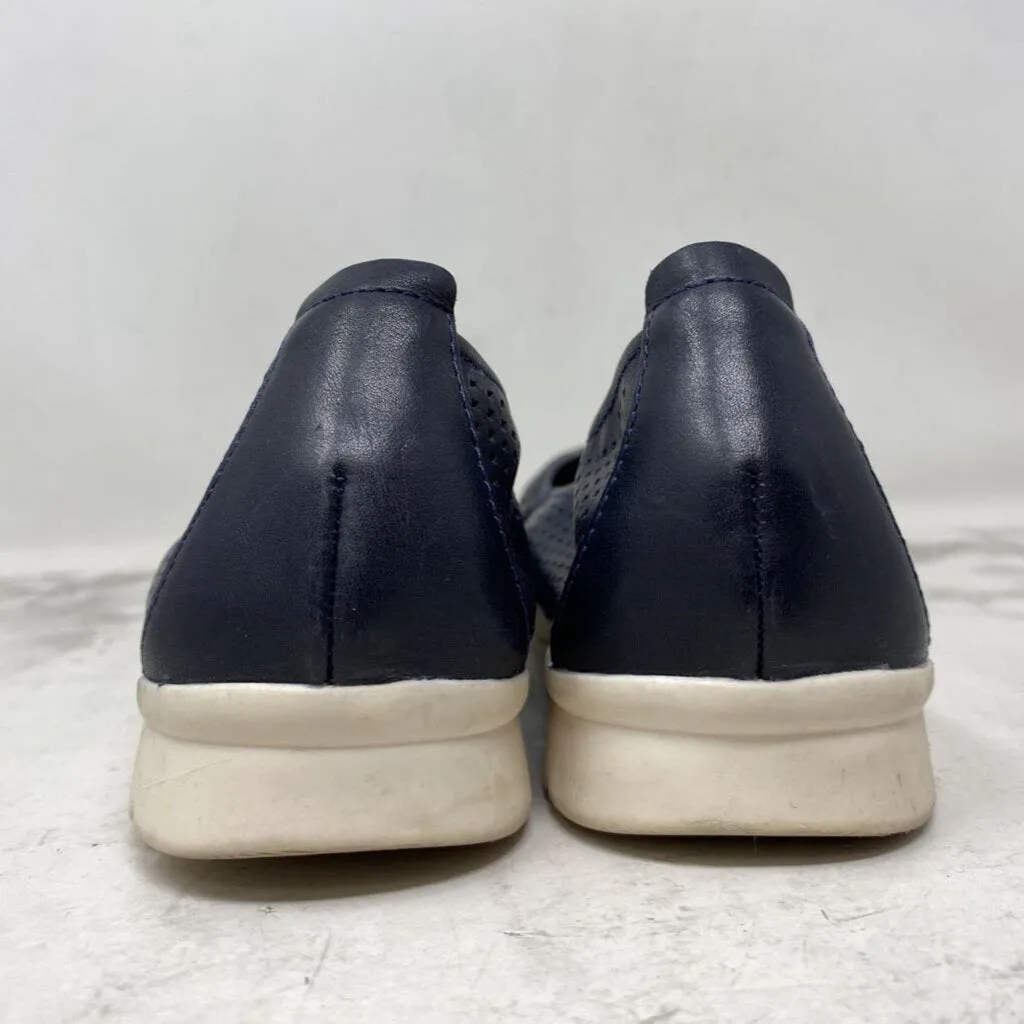 CLARKS WOMEN'S FOOTWEAR navy 8 sold by The Comeback product image thumbnail 4