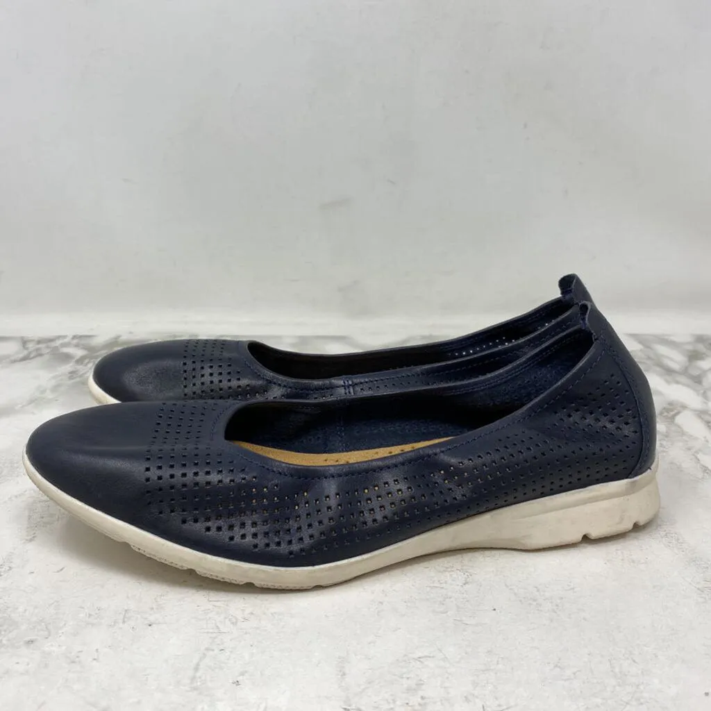 CLARKS WOMEN'S FOOTWEAR navy 8 sold by The Comeback product image thumbnail 2