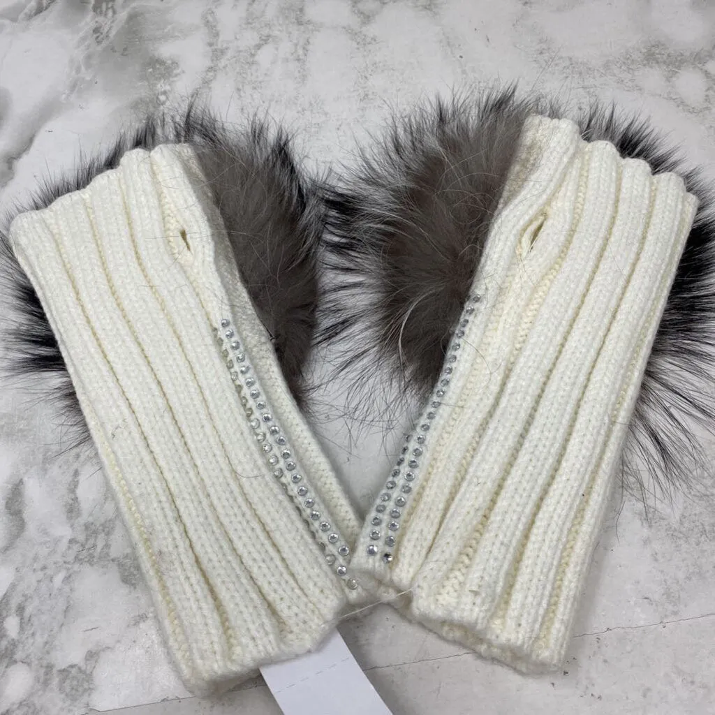 ADRIENNE LANDAU WOMEN'S GLOVES/MITTS cream taupe sold by The Comeback product image thumbnail 3