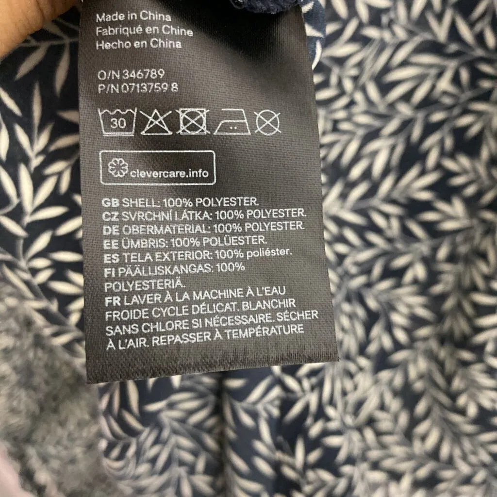 H&M WOMEN'S BLOUSE/SHIRT leaf print 4 sold by The Comeback product image thumbnail 3