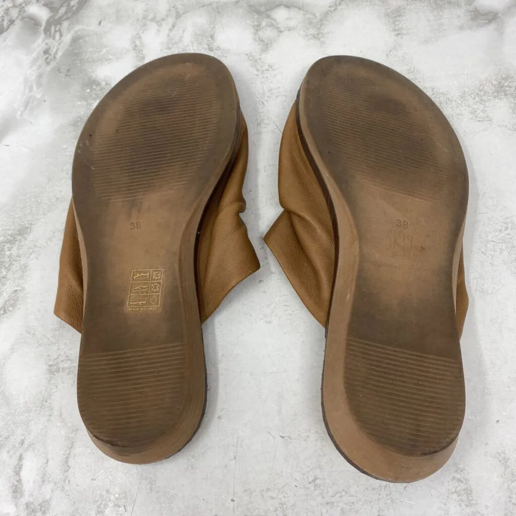 BUENO WOMEN'S SANDALS beige 38 sold by The Comeback product image thumbnail 3