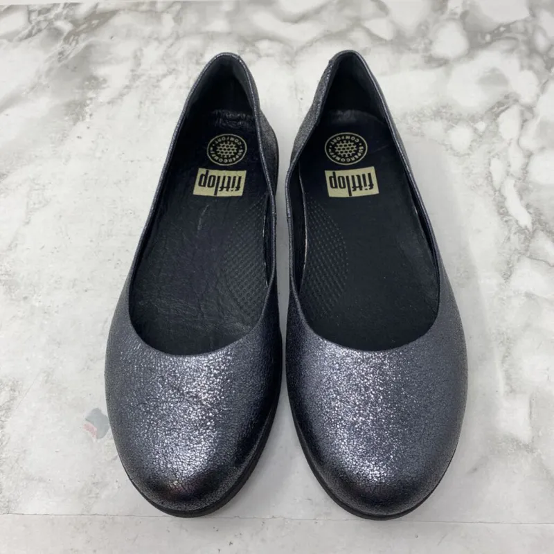 FITFLOP WOMEN'S FOOTWEAR dark metallic 7.5 made by Fitflop