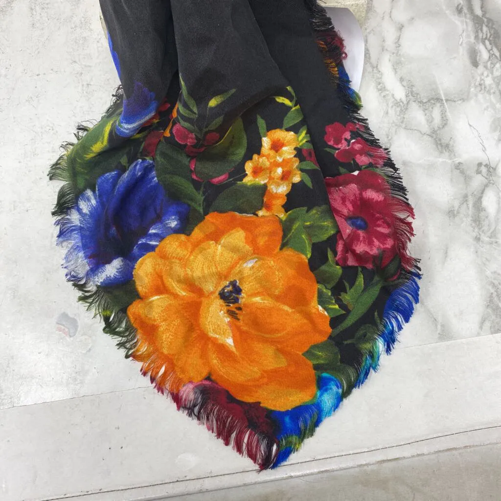 GUCCI WOMEN'S SCARF/SHAWL multi colour floral sold by The Comeback product image thumbnail 2