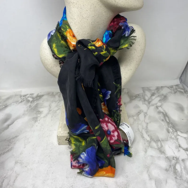 GUCCI WOMEN'S SCARF/SHAWL multi colour floral made by Gucci