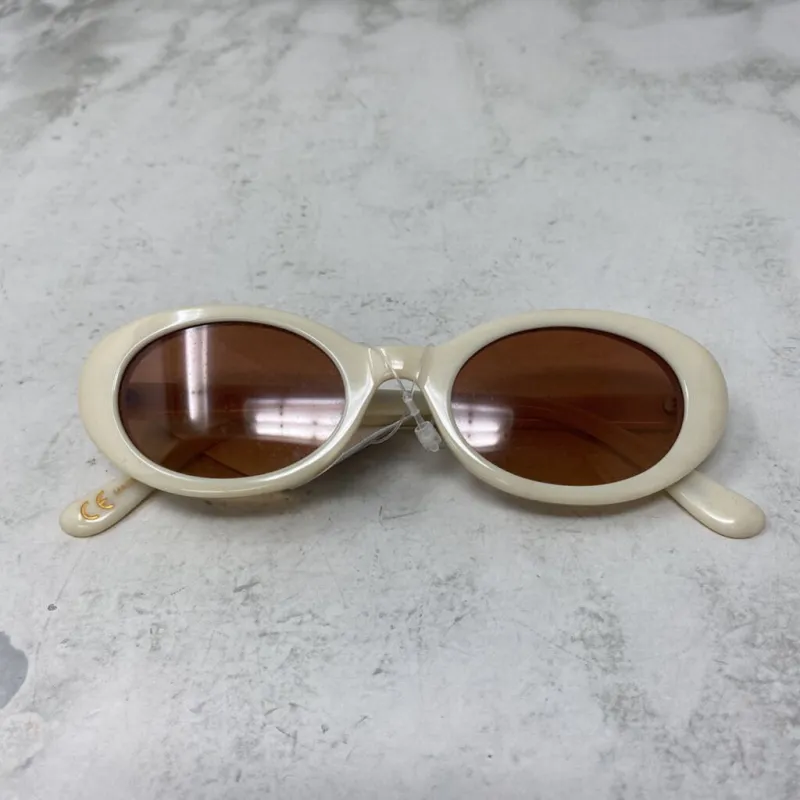 MADEWELL WOMEN'S SUNGLASSES cream made by The Comeback