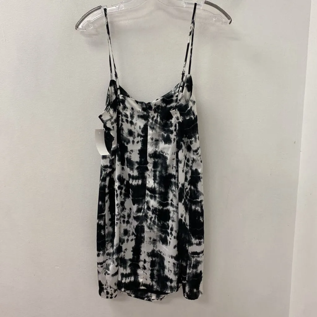 garage WOMEN'S DRESS black white M sold by The Comeback product image thumbnail 2