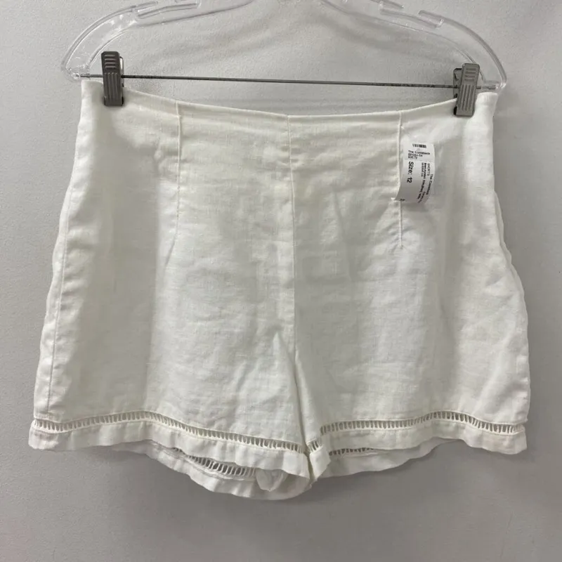 Banana Republic WOMEN'S SHORTS white 12 made by Banana Republic