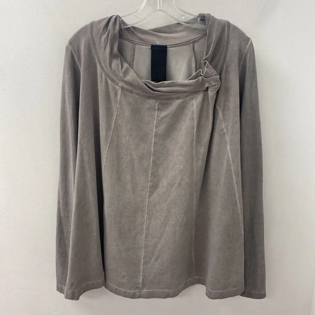 WOMEN'S TOP grey S sold by The Comeback