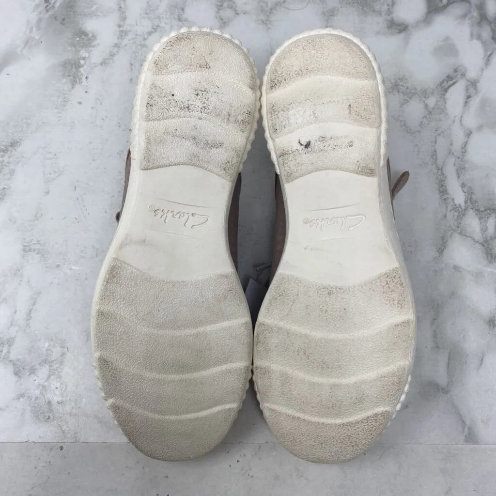 CLARKS WOMEN'S SNEAKERS beige 7.5 sold by The Comeback product image thumbnail 5