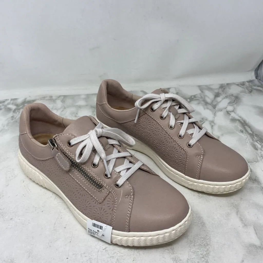 CLARKS WOMEN'S SNEAKERS beige 7.5 sold by The Comeback product image thumbnail 3
